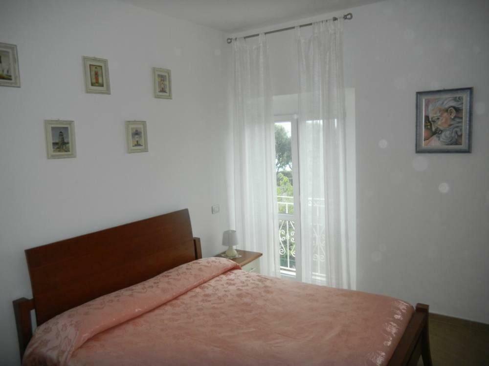 הוילה קסטיליאונצ'לו Ghianda Marina Vista Mare Stupenda E 100 Mt Dalla Spiaggia, Accanto Pineta מראה חיצוני תמונה